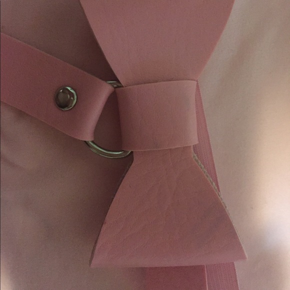 NWT Faux Leather Pink Bow Garter - Picture 2 of 4